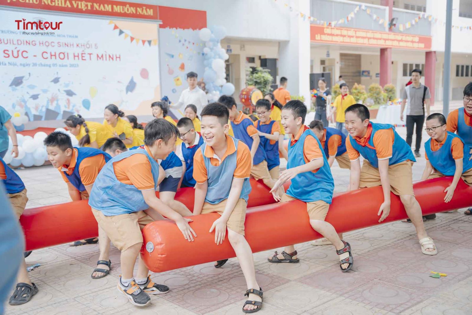to-chuc-le-tri-an-va-truong-thanh-cho-hoc-sinh-khoi-5-tai-ha-noi-3